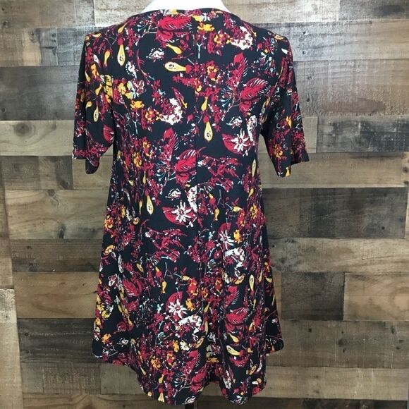 LulaRoe Top Perfect Tee Round Neck Black Red Floral Print Short Sleeve XS - Picture 5 of 7